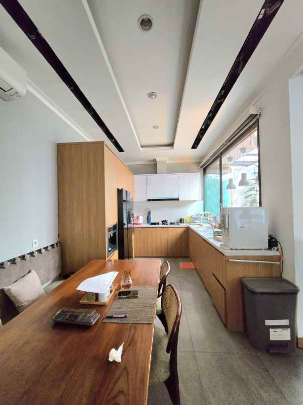 rumah semi furnish di bintaro sektor 9