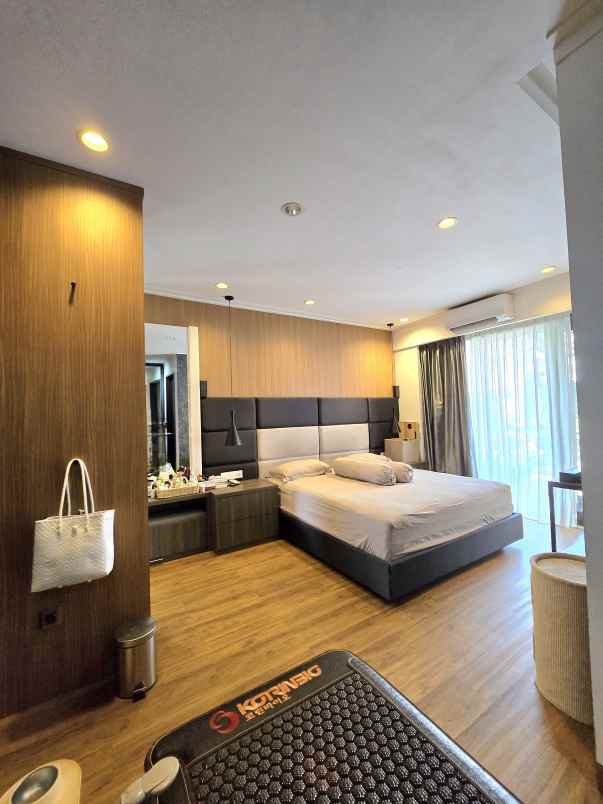 rumah semi furnish di bintaro sektor 9