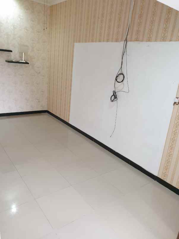 rumah semifurnished 3 kt 3 km 1 5 lantai beji depok