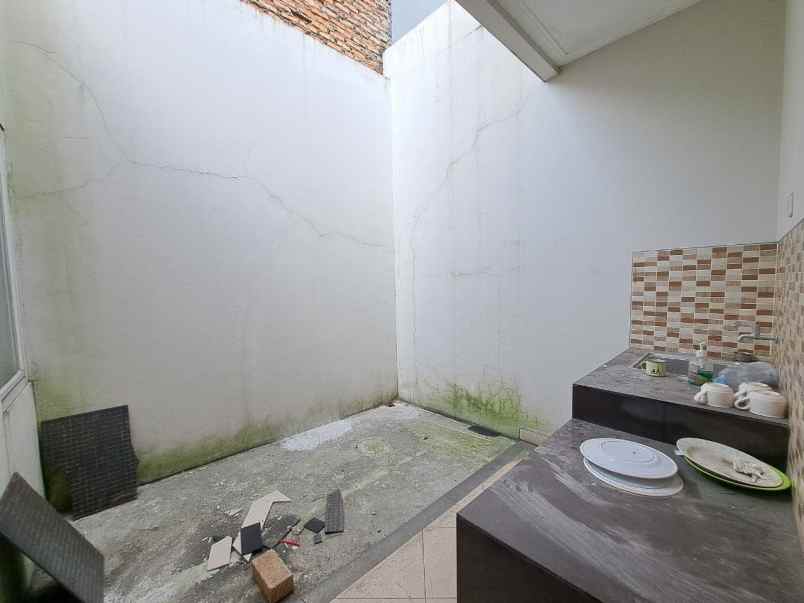 rumah siap huni 1 lantai di mini cluster cipayung