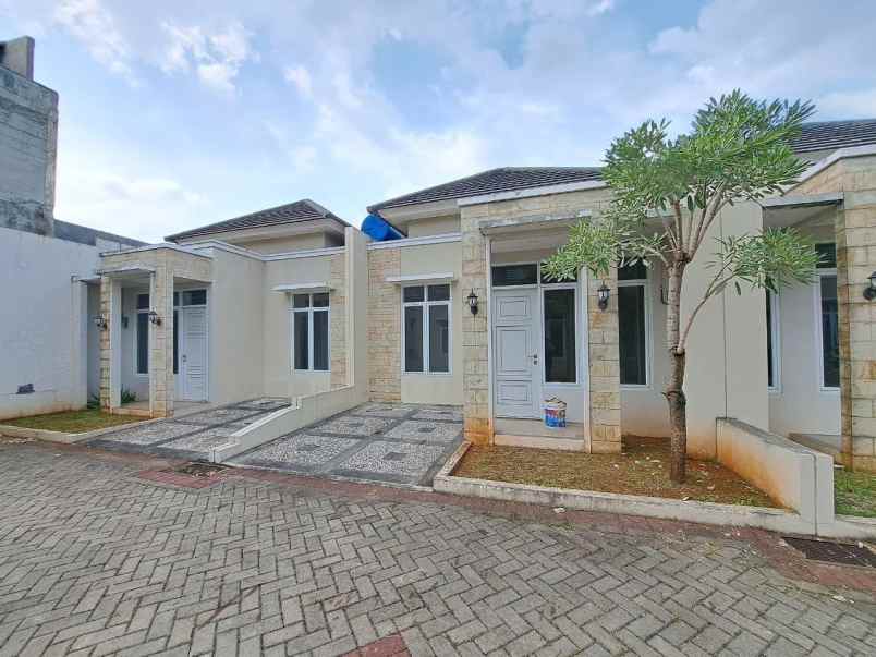 rumah siap huni 1 lantai di mini cluster cipayung