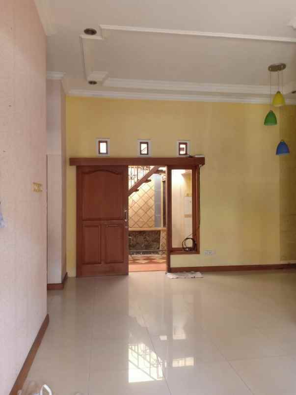 rumah siap huni 800 juta lokasi mepet araya