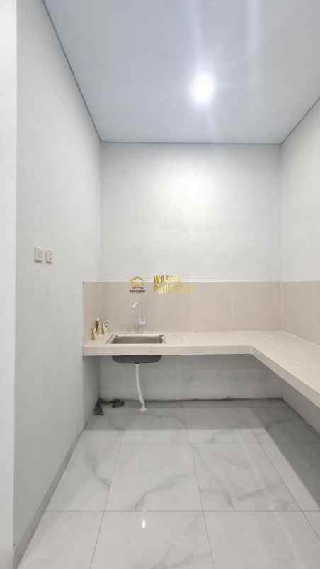 rumah siap huni desain modern 10 menit ke kampus upn