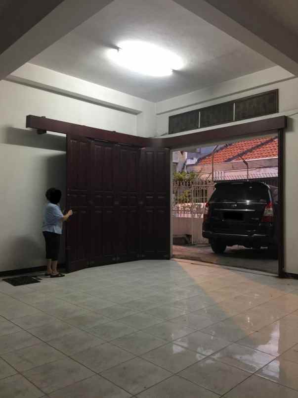 rumah surabaya dekat galaxy mall