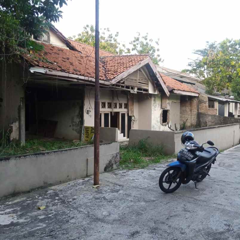 rumah tua hitung tanah komplek ikip jatibening