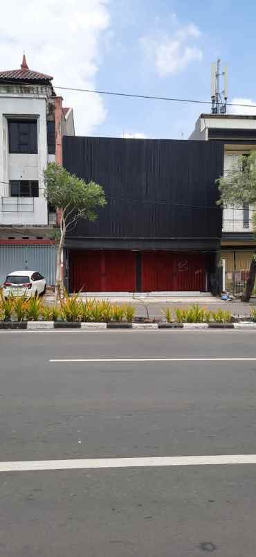 rumah usaha pinggir jln moestopo minim 2 tahun