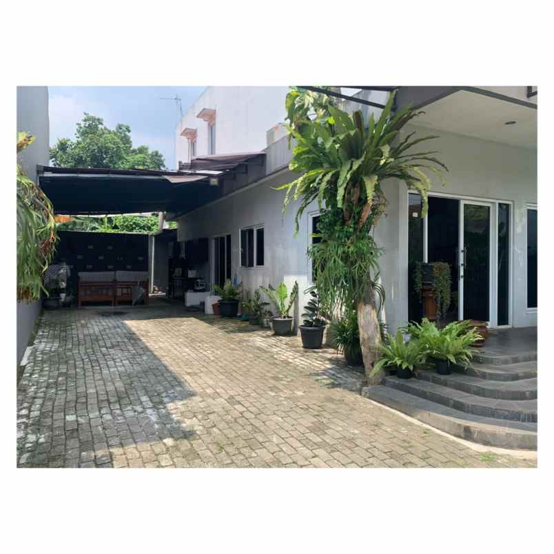 rumah villa bintaro regency