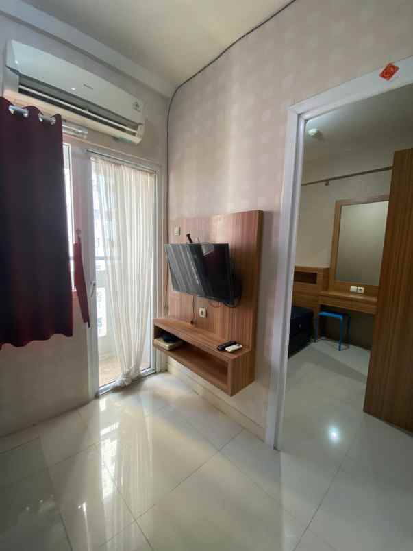 sewa apartemen 2 kamar ff di green pramuka city