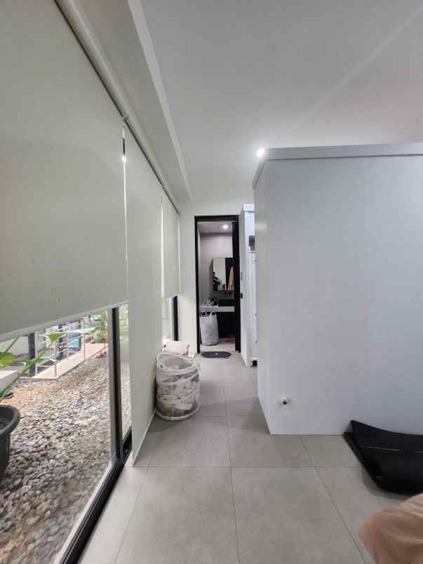 strategis rumah modern di jantung pondok labu