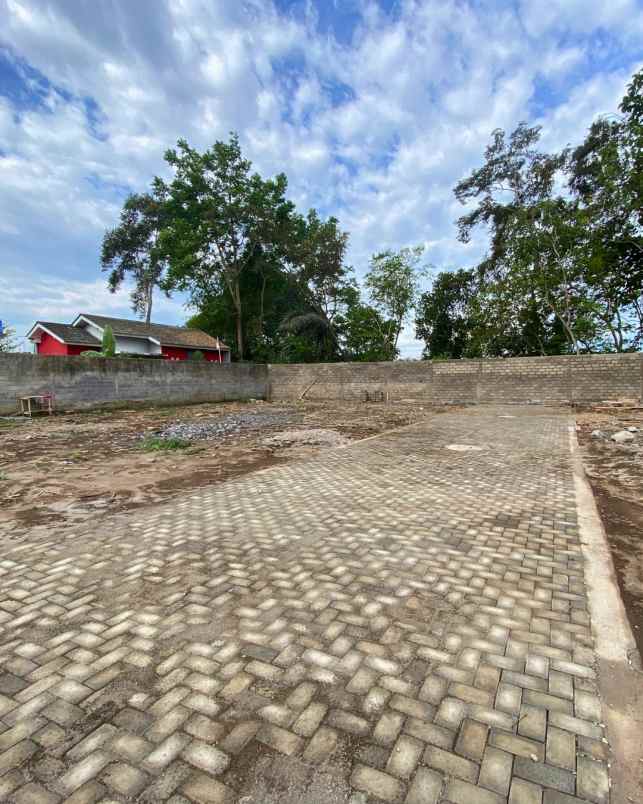 tanah shm dekat lotte mart ringroad utara