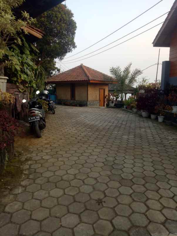 villa ujung berung cigending cinangka bandung timur