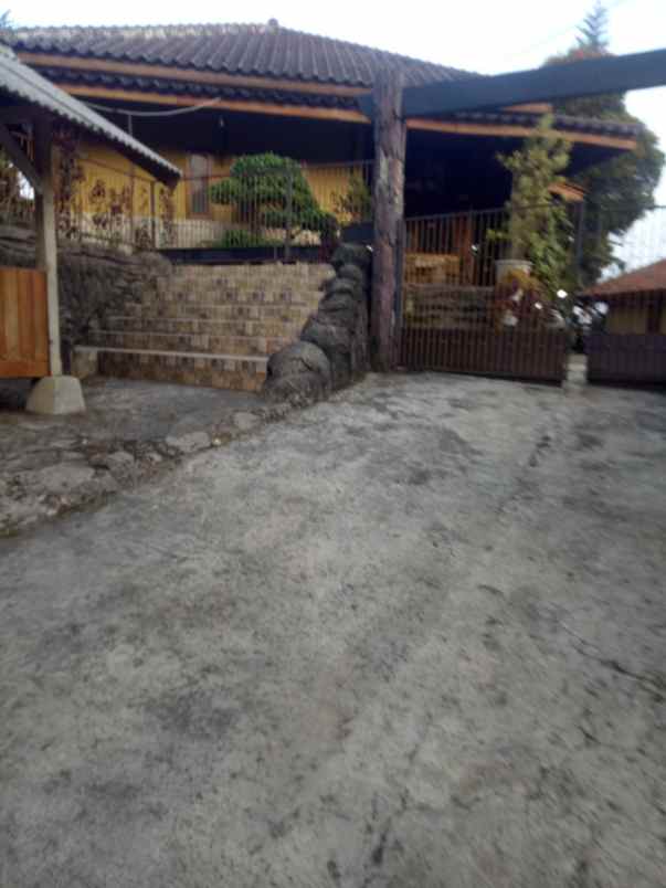 villa ujung berung cigending cinangka bandung timur