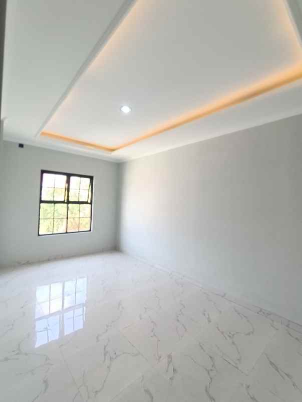 brand new townhouse nyaman dan asri