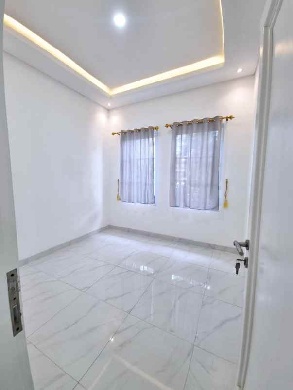 di jual baru renovasi rumah di griya mm12 pamulang