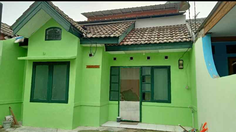 di sewakan 1 rumah poris indah