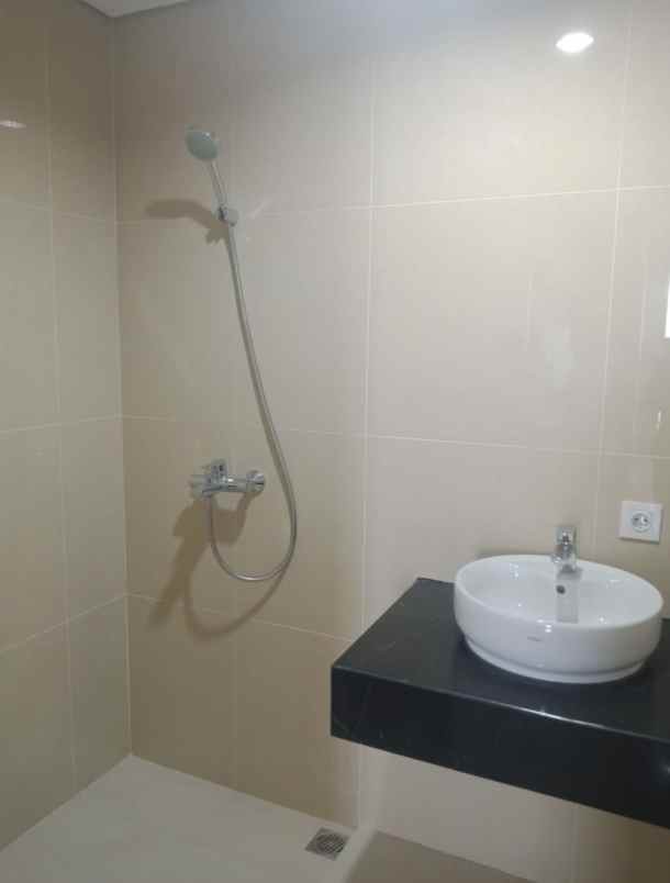 dijual apartemen mayjen sungkono