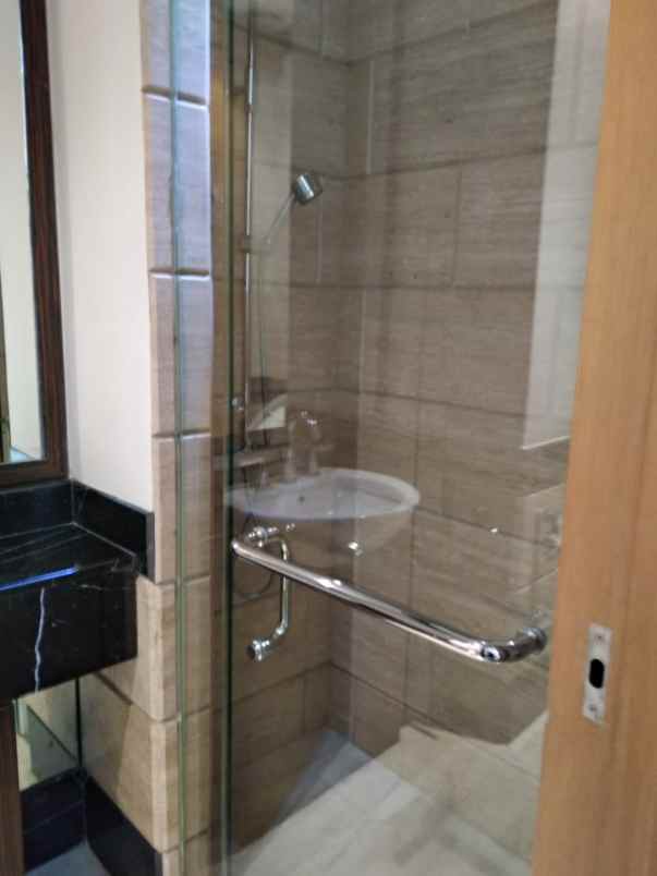 dijual apartment kempinski 2br furnished