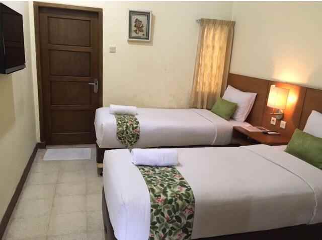 dijual hotel jln raya puncak cisarua bogor