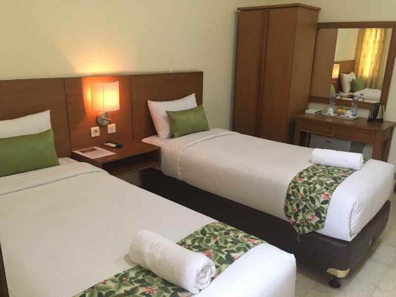 dijual hotel jln raya puncak cisarua bogor