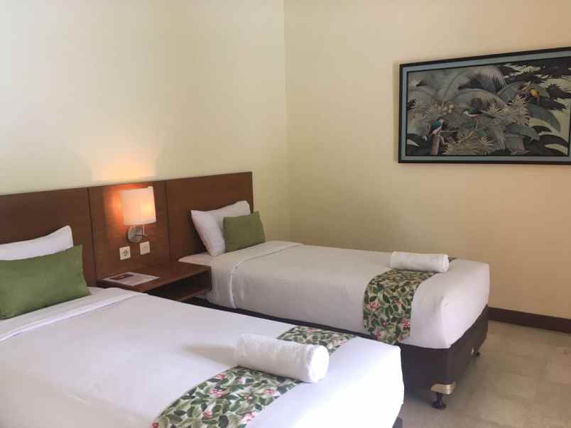 dijual hotel jln raya puncak cisarua bogor