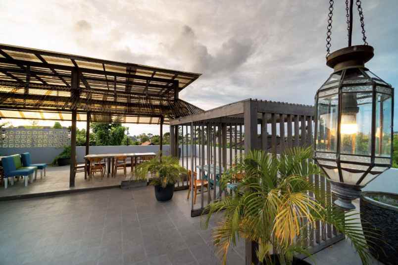 dijual hotel kayu aya seminyak