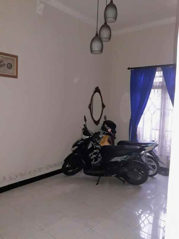 dijual kost blimbing