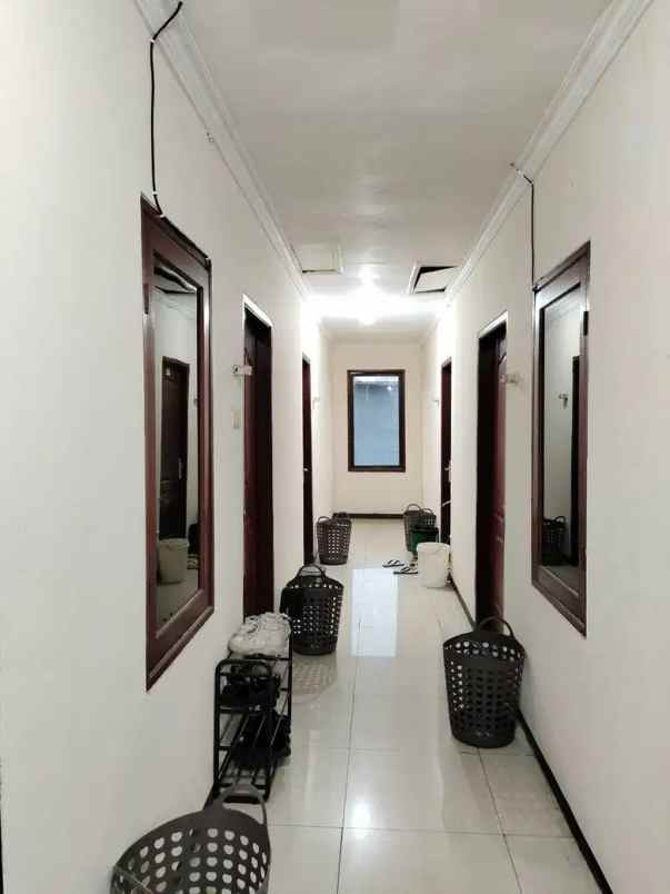 dijual kost jl siwalankerto dukuh