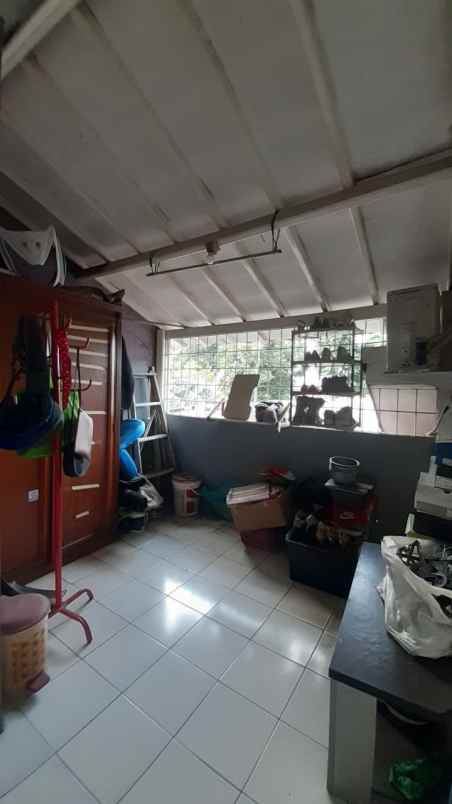 dijual murah rumah luas terawat di jatiwaringin