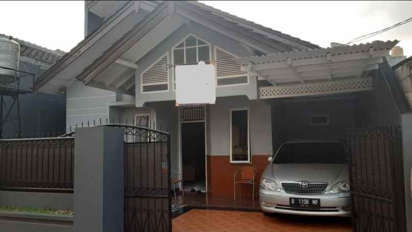 dijual murah rumah luas terawat di jatiwaringin