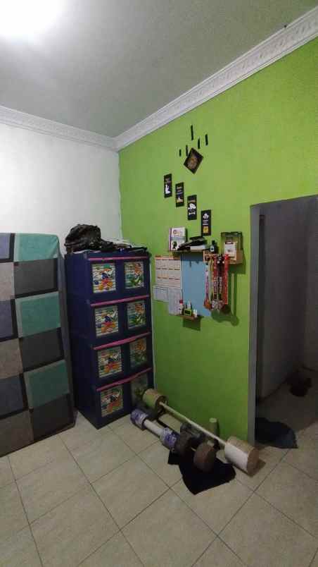 dijual murah rumah secondary di simpangan depok