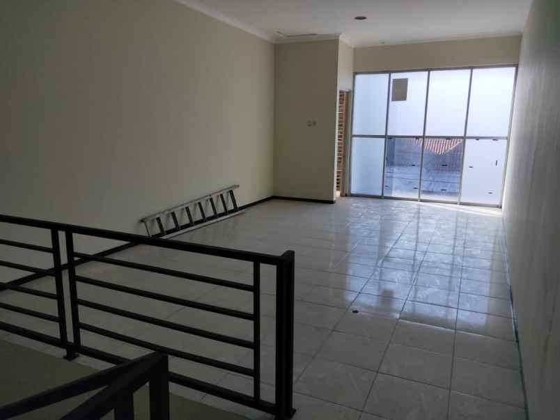 dijual ruko di cemara raya banyumanik semarang