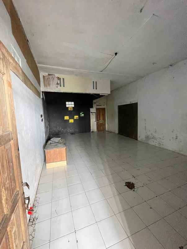 dijual ruko posisi strategis pinggir jl raya