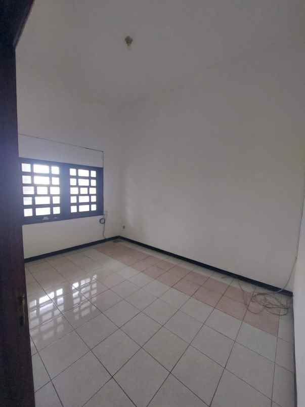 dijual ruko strategis panglima sudirman surabaya