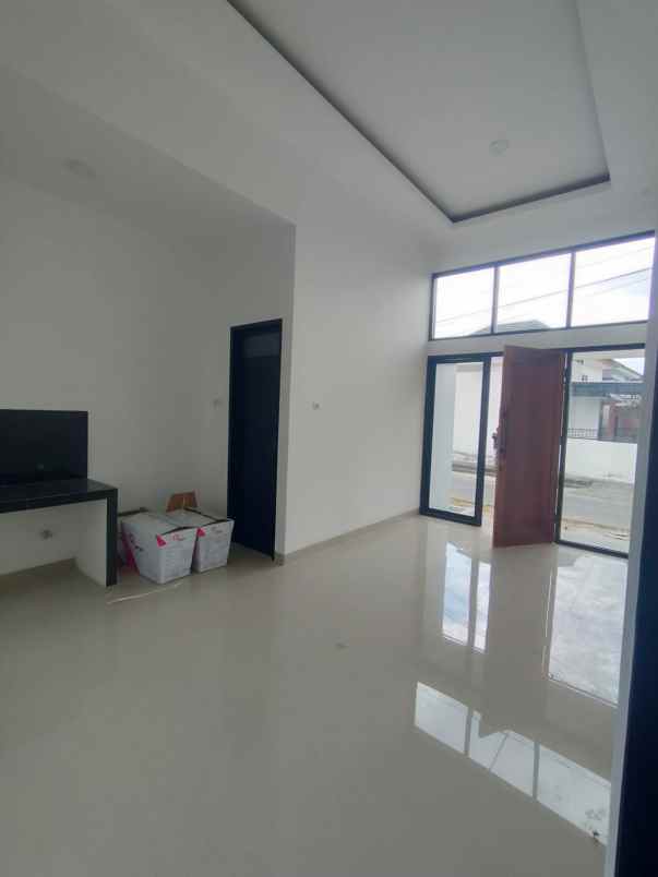 dijual rumah 2 km alun paseban