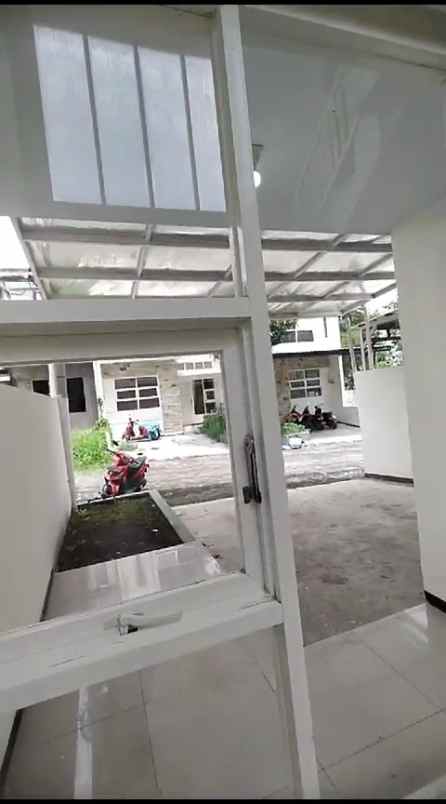 dijual rumah 2 lantai di tegalgondo kota malang