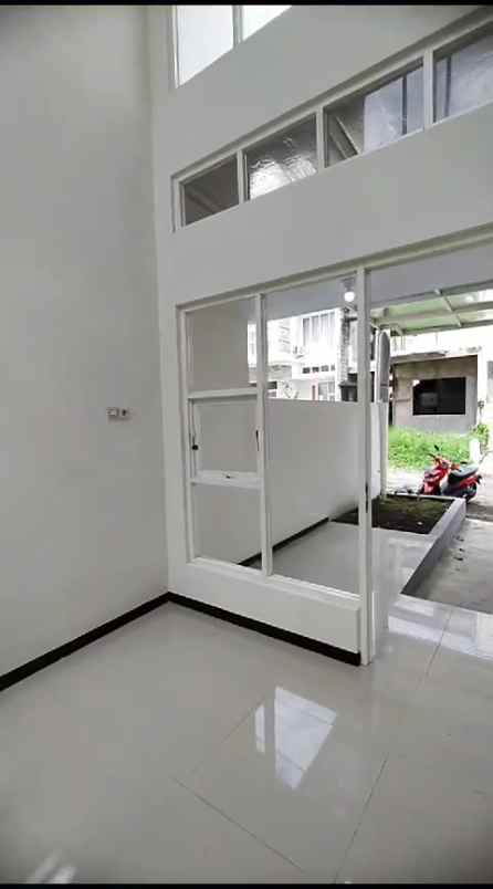 dijual rumah 2 lantai di tegalgondo kota malang