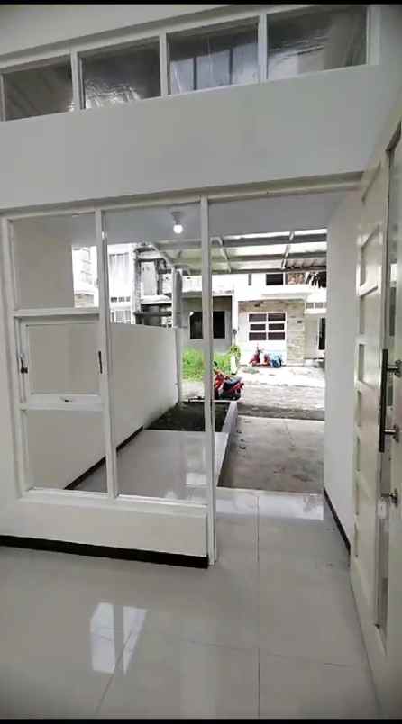 dijual rumah 2 lantai di tegalgondo kota malang