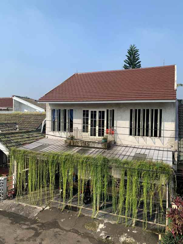 dijual rumah 2 lantai kuricang bintaro