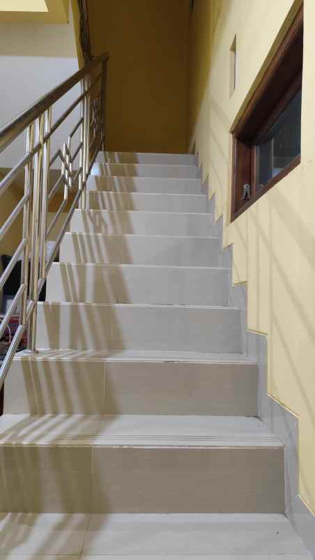 dijual rumah 2 lantai universiti residence