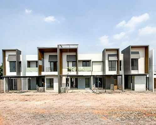 dijual rumah alam sutera 2