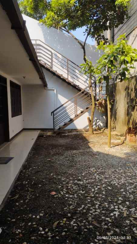 dijual rumah antapani