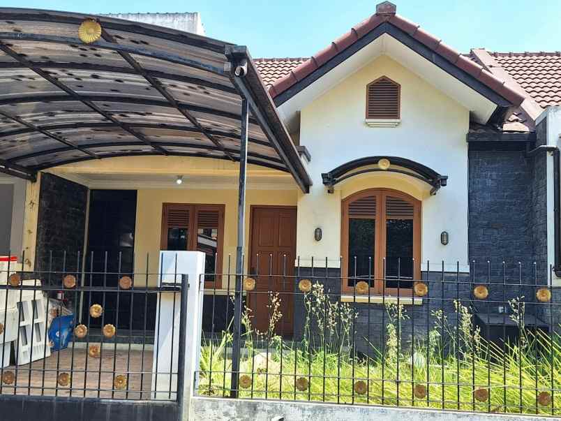 dijual rumah antapani