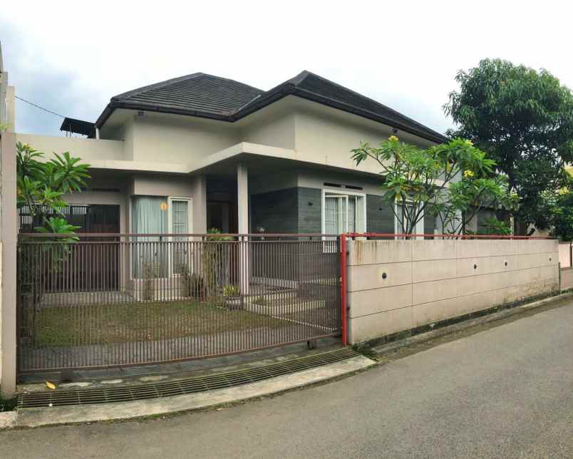 dijual rumah arcamanik cisaranten kulon