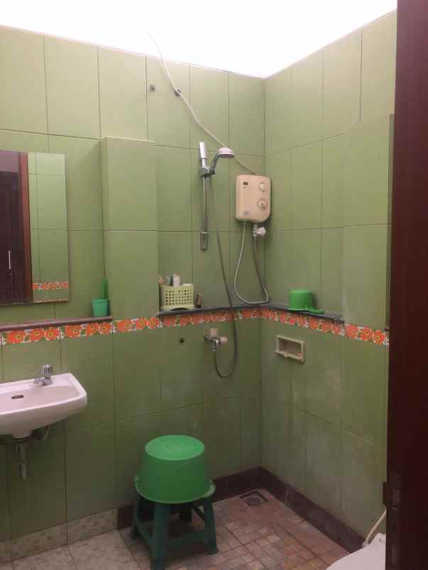 dijual rumah arcamanik cisaranten kulon