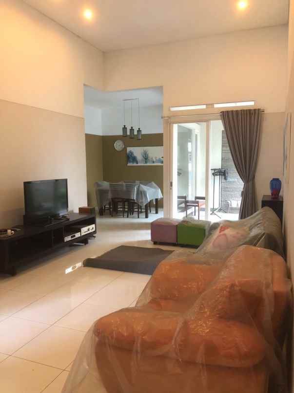 dijual rumah arcamanik cisaranten kulon