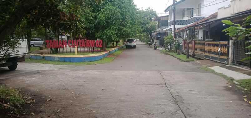 dijual rumah arcamanik endah