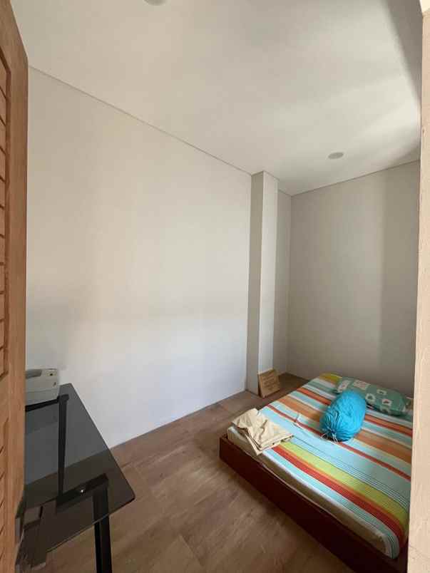 dijual rumah arcamanik endah