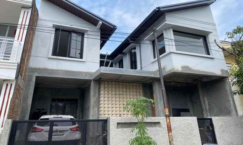 dijual rumah arcamanik endah