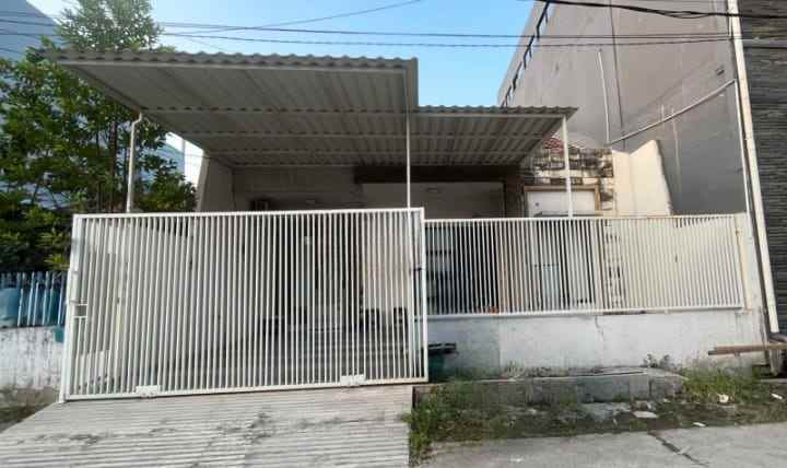 dijual rumah babatan pantai