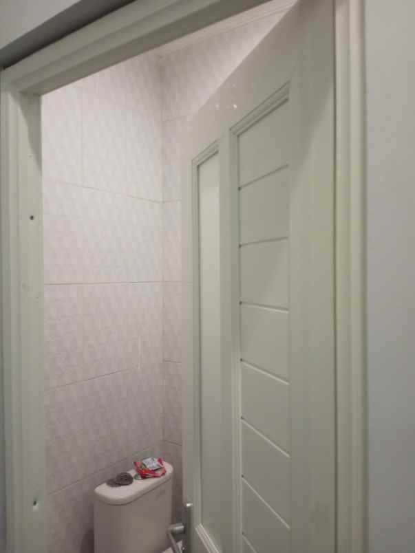 dijual rumah bagus strategis di perum maharaja depok